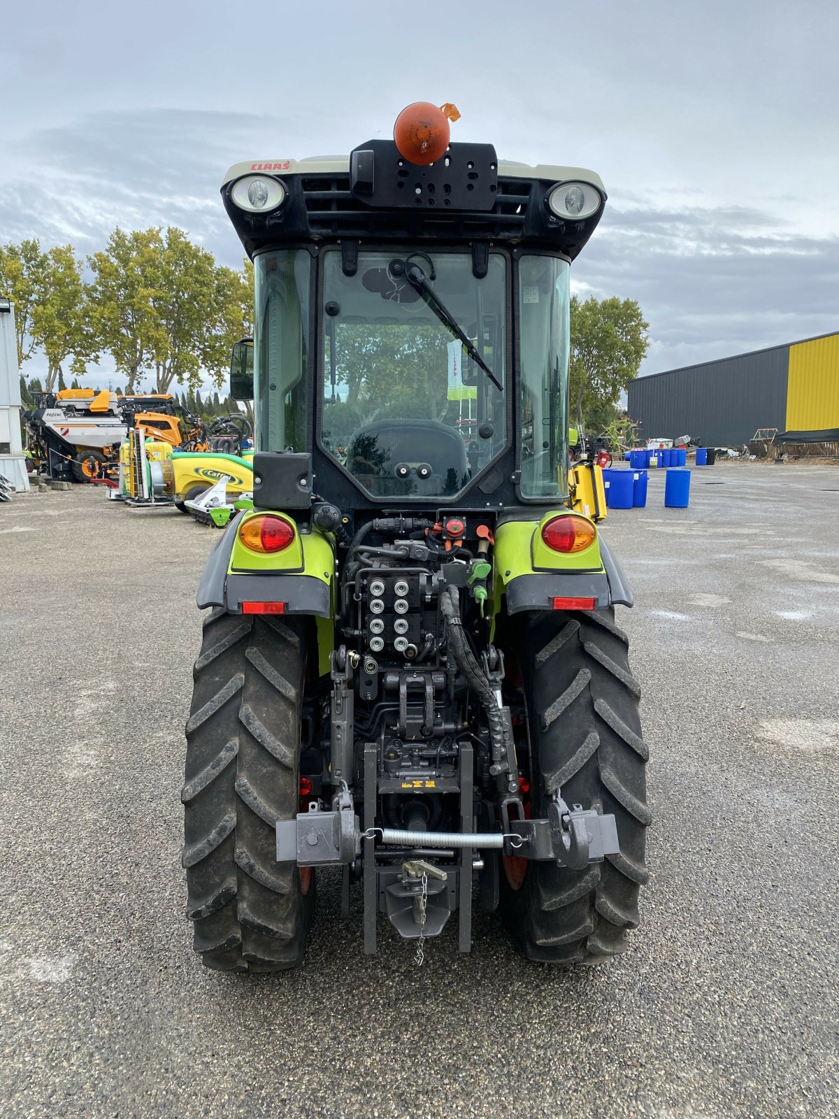 Traktor a típus CLAAS NEXOS 230 VE CABINE 4RM T4I, Gebrauchtmaschine ekkor: SAINT ANDIOL (Kép 5)