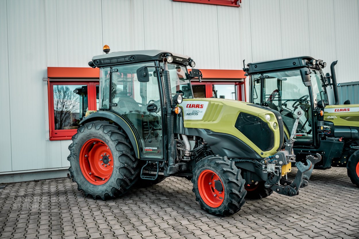 Traktor типа CLAAS Nexos 230 VE, Gebrauchtmaschine в Osterfeld (Фотография 1)