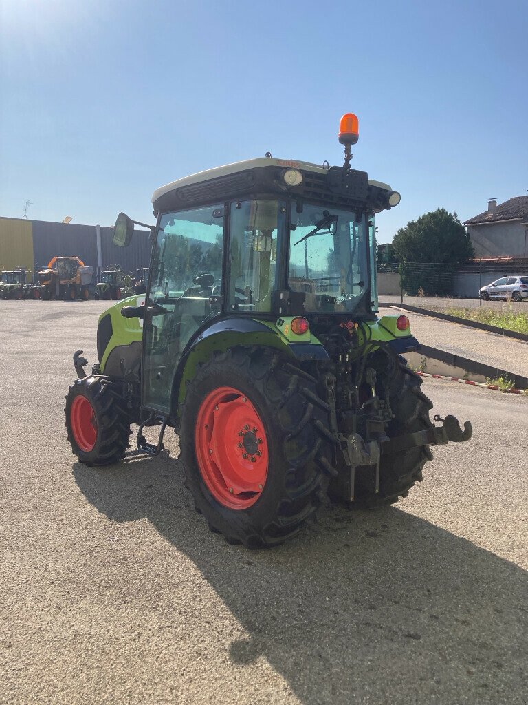 Traktor du type CLAAS NEXOS 230 VL CABINE, Gebrauchtmaschine en SAINT ANDIOL (Photo 3)