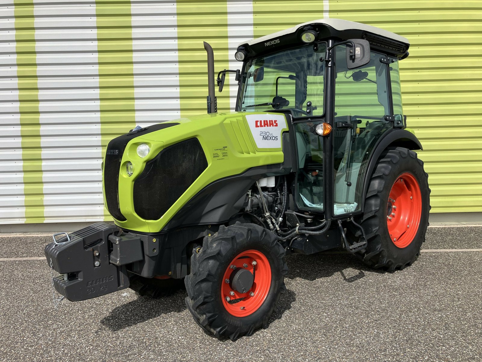 Traktor του τύπου CLAAS NEXOS 230 VL PROACTIV ISC*, Gebrauchtmaschine σε AILLAS (Φωτογραφία 1)