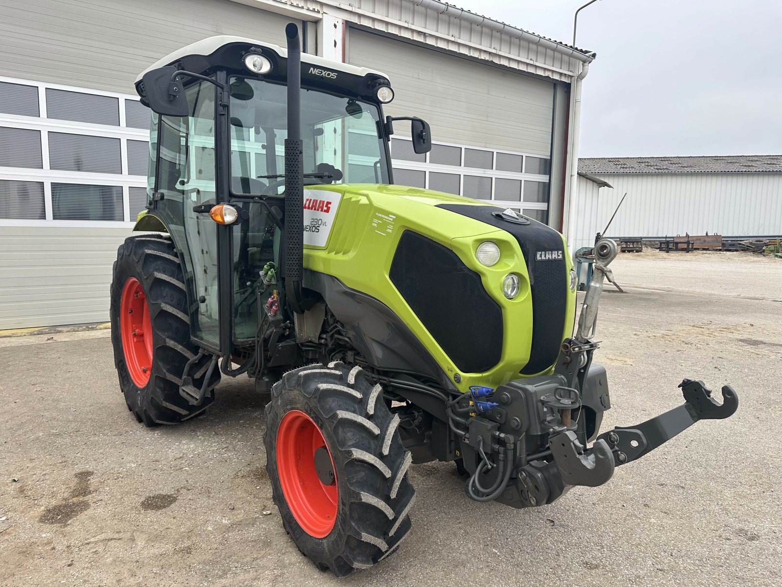 Traktor Türe ait CLAAS NEXOS 230 VL, Gebrauchtmaschine içinde VAROIS & CHAIGNOT (resim 8)