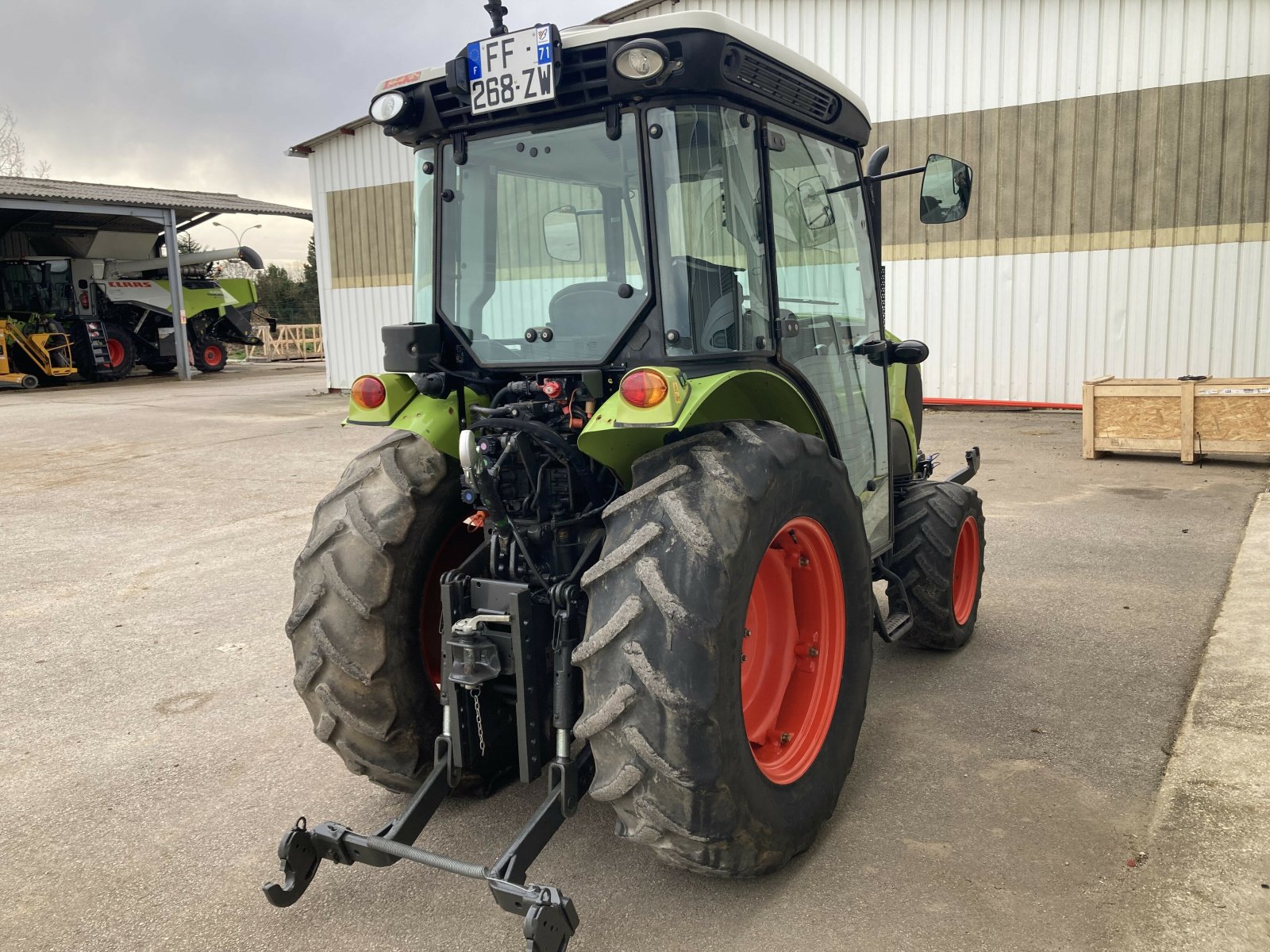 Traktor typu CLAAS NEXOS 230 VL, Gebrauchtmaschine v VAROIS & CHAIGNOT (Obrázok 3)