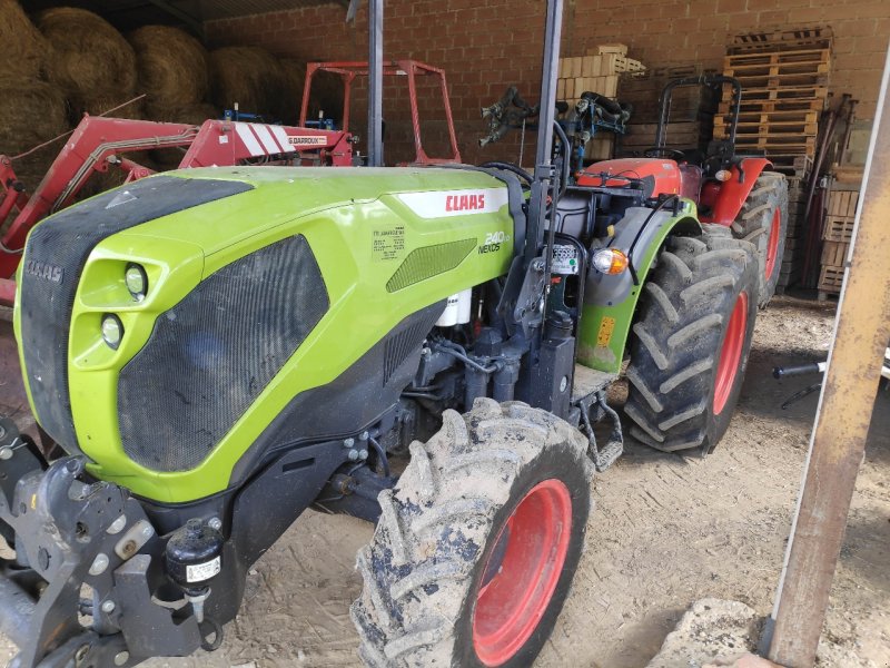 Traktor des Typs CLAAS Nexos 240 LD, Gebrauchtmaschine in MORLHON LE HAUT