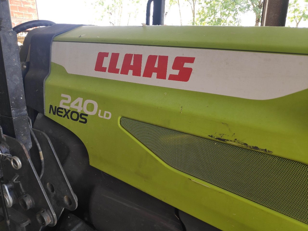 Traktor typu CLAAS Nexos 240 LD, Gebrauchtmaschine w MORLHON LE HAUT (Zdjęcie 11)