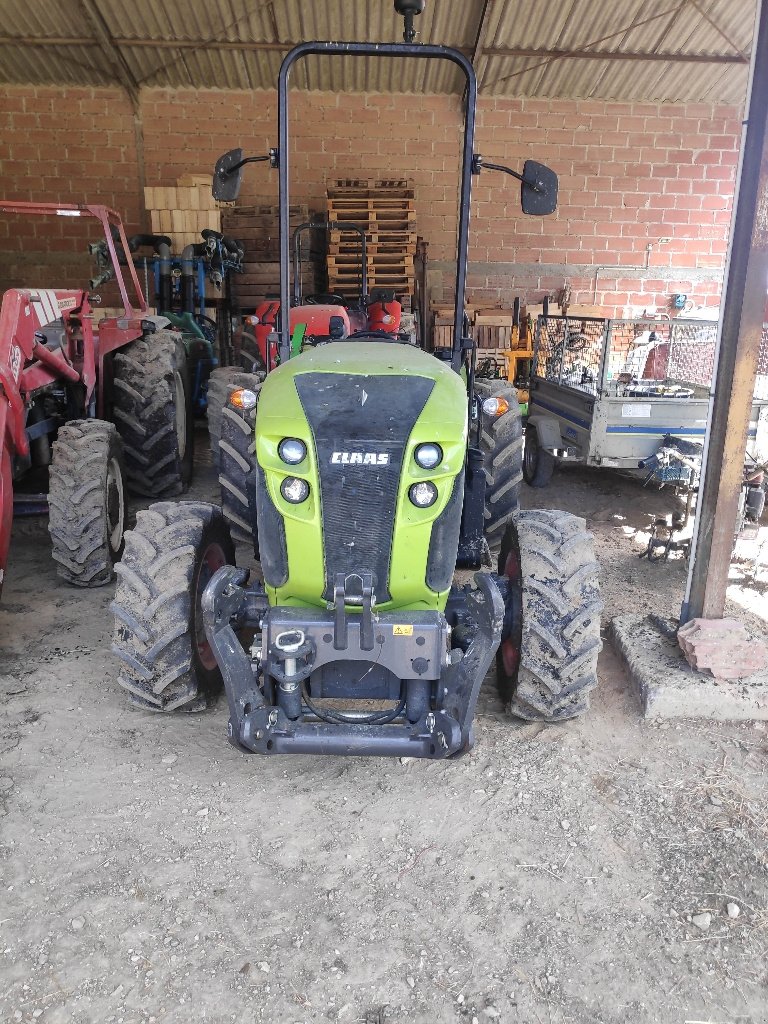 Traktor van het type CLAAS Nexos 240 LD, Gebrauchtmaschine in MORLHON LE HAUT (Foto 3)