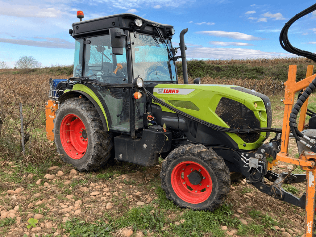 Traktor typu CLAAS NEXOS 240 M TRADITION, Gebrauchtmaschine v SAINT ANDIOL (Obrázok 4)