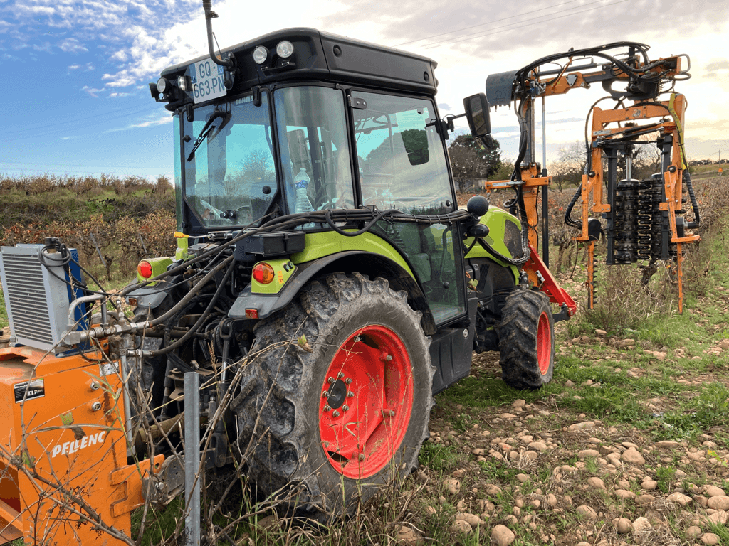 Traktor a típus CLAAS NEXOS 240 M TRADITION, Gebrauchtmaschine ekkor: SAINT ANDIOL (Kép 10)