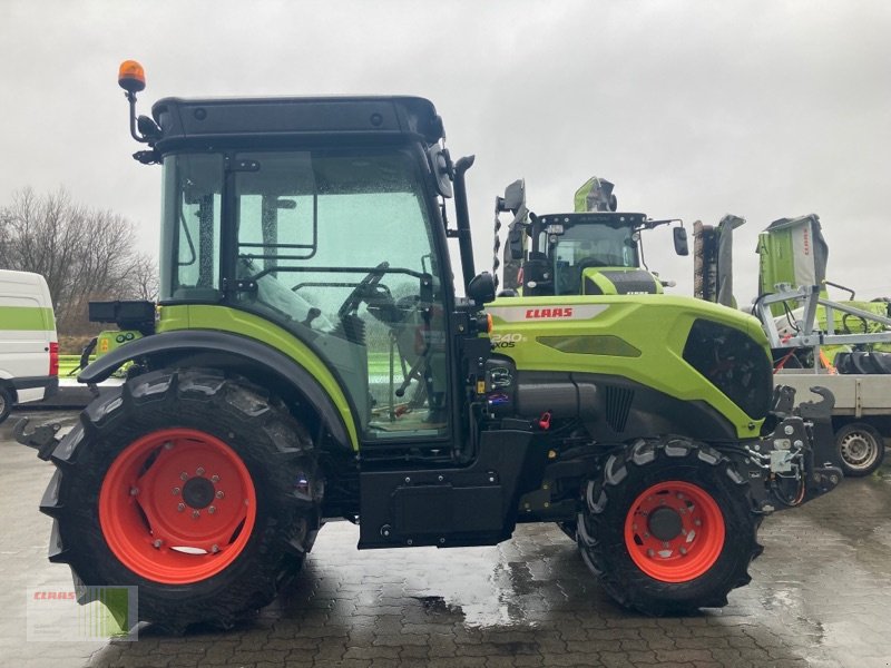 Traktor от тип CLAAS NEXOS 240 S, Neumaschine в Alveslohe (Снимка 8)