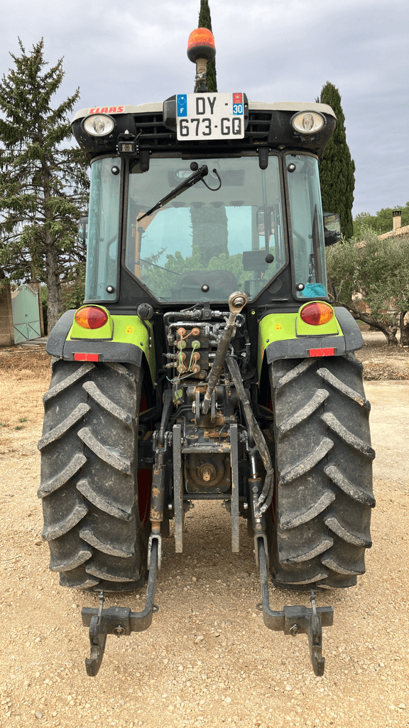 Traktor des Typs CLAAS NEXOS 240 VL CABINE 4RM, Gebrauchtmaschine in SAINT ANDIOL (Bild 2)