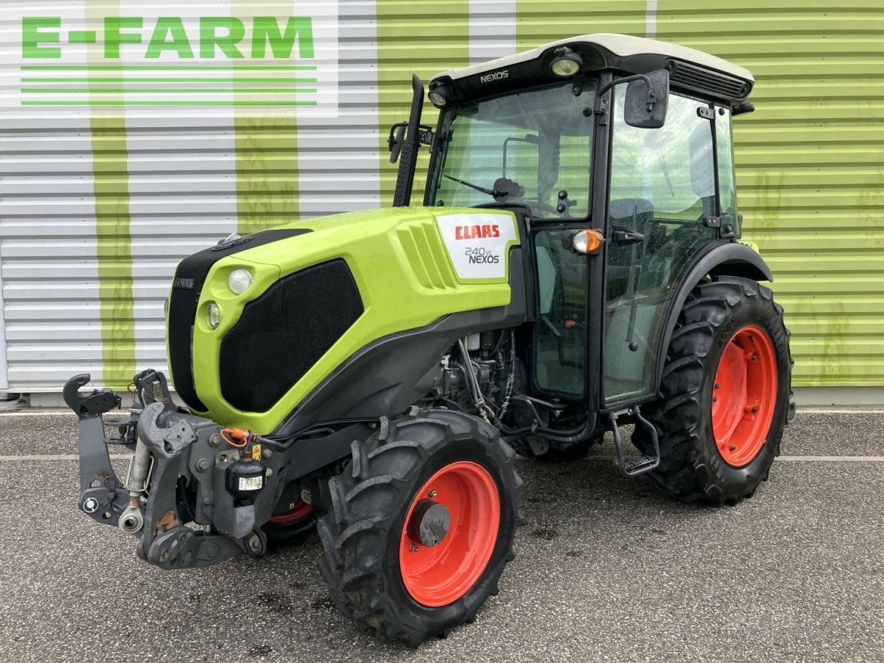 Traktor typu CLAAS nexos 240 vl isc** VL, Gebrauchtmaschine v AILLAS (33 - GIRONDE) (Obrázok 1)