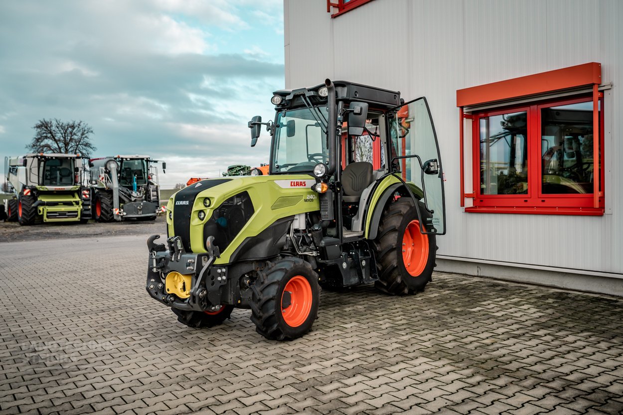 Traktor типа CLAAS Nexos 240, Gebrauchtmaschine в Osterfeld (Фотография 1)