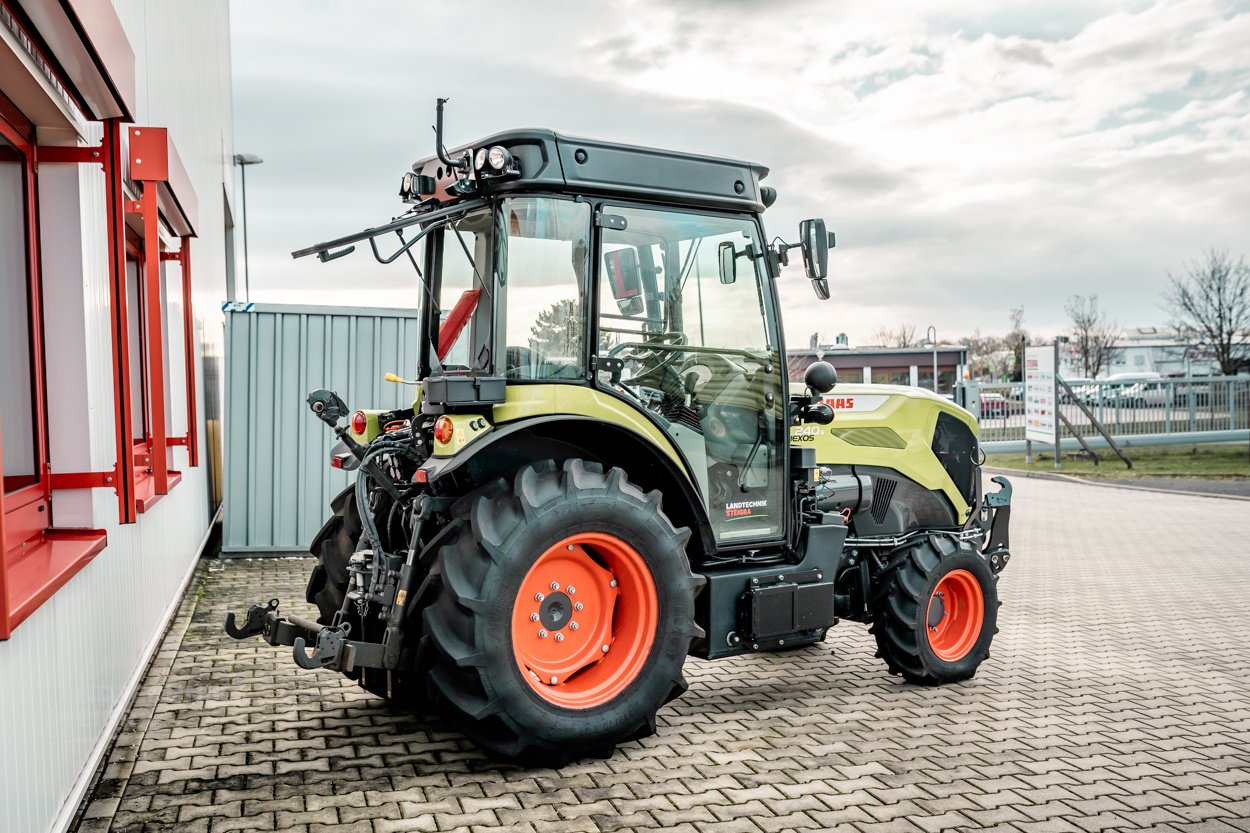 Traktor του τύπου CLAAS Nexos 240, Gebrauchtmaschine σε Osterfeld (Φωτογραφία 2)