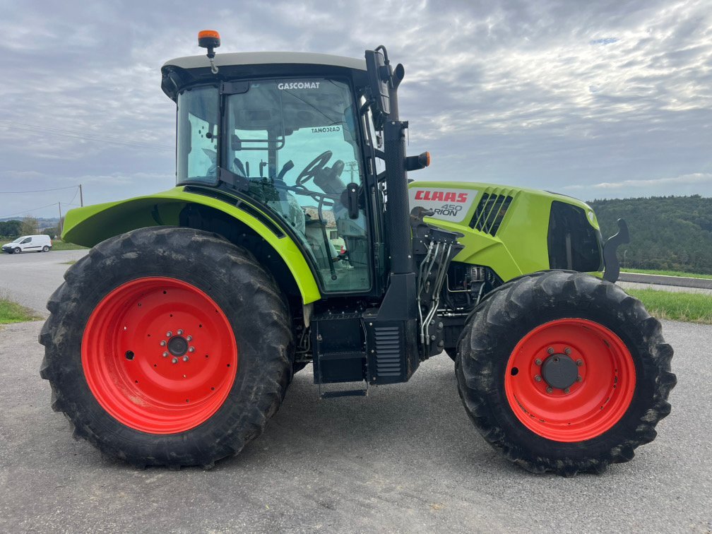 Traktor of the type CLAAS Tracteur agricole ARION 450 Claas, Gebrauchtmaschine in Aubiet (Picture 4)