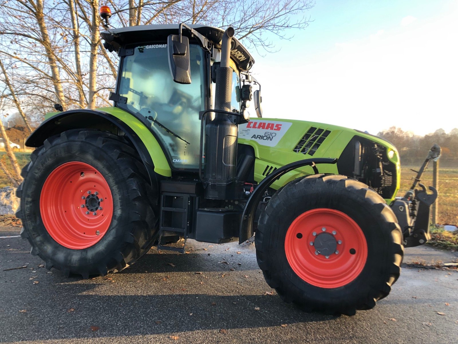 Traktor des Typs CLAAS Tracteur agricole ARION 610 CMATIC T4F Claas, Gebrauchtmaschine in SAINT GAUDENS (Bild 2)