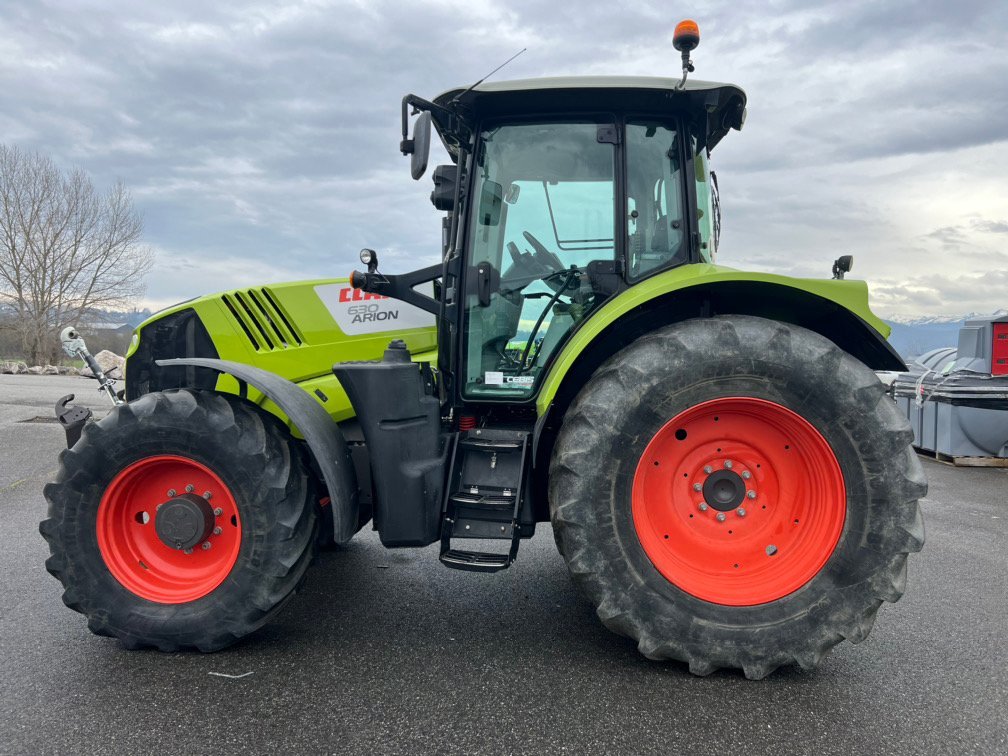 Traktor van het type CLAAS Tracteur agricole ARION 630 CEBIS T4I Claas, Gebrauchtmaschine in SAINT GAUDENS (Foto 9)