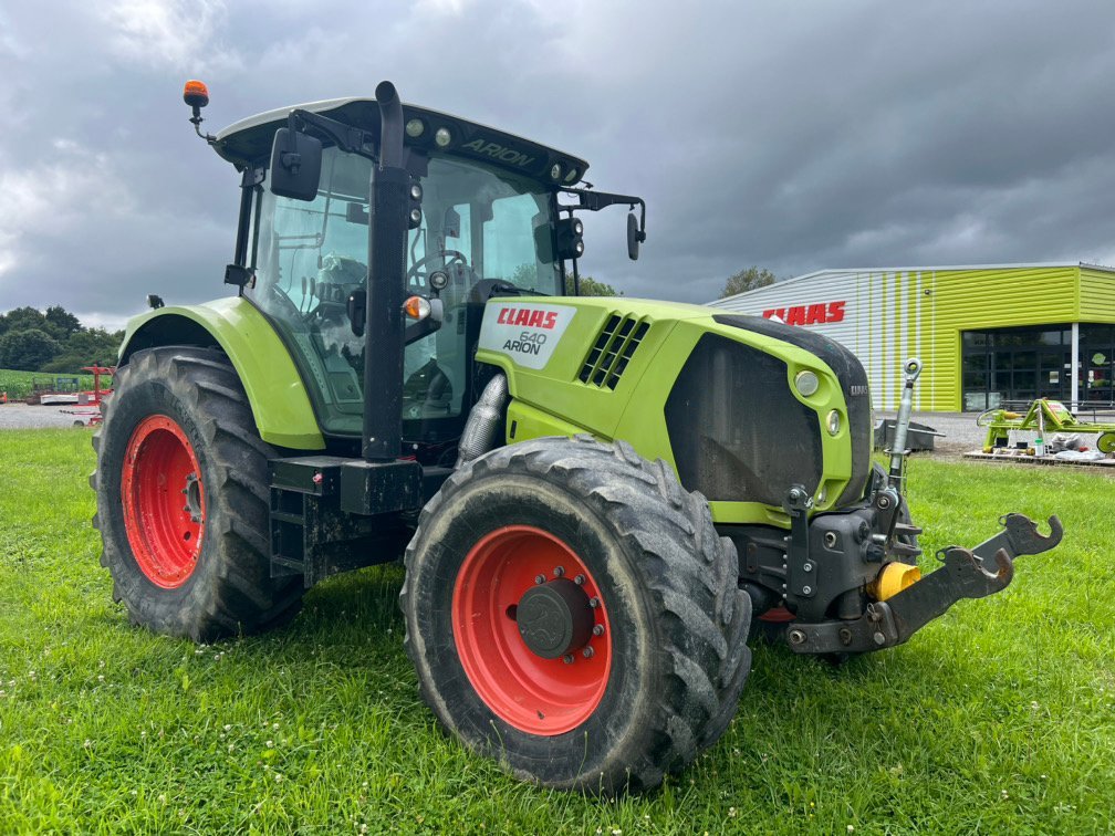 Traktor a típus CLAAS Tracteur agricole ARION 640 T4I Claas, Gebrauchtmaschine ekkor: SAINT GAUDENS (Kép 3)