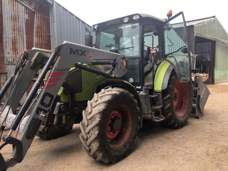 Traktor tip CLAAS TRACTEUR ARION 420 CIS, Gebrauchtmaschine in PONTIVY (Poză 1)