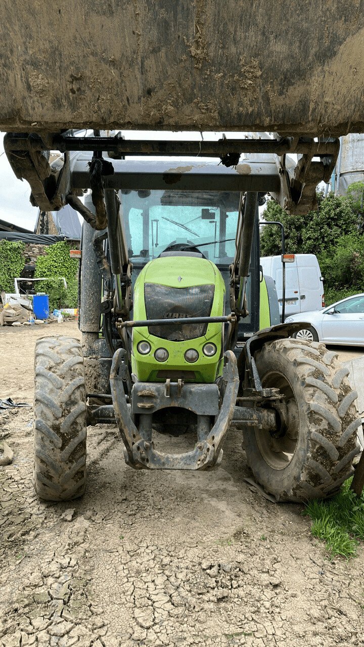 Traktor типа CLAAS TRACTEUR ARION 420 CIS, Gebrauchtmaschine в PONTIVY (Фотография 3)