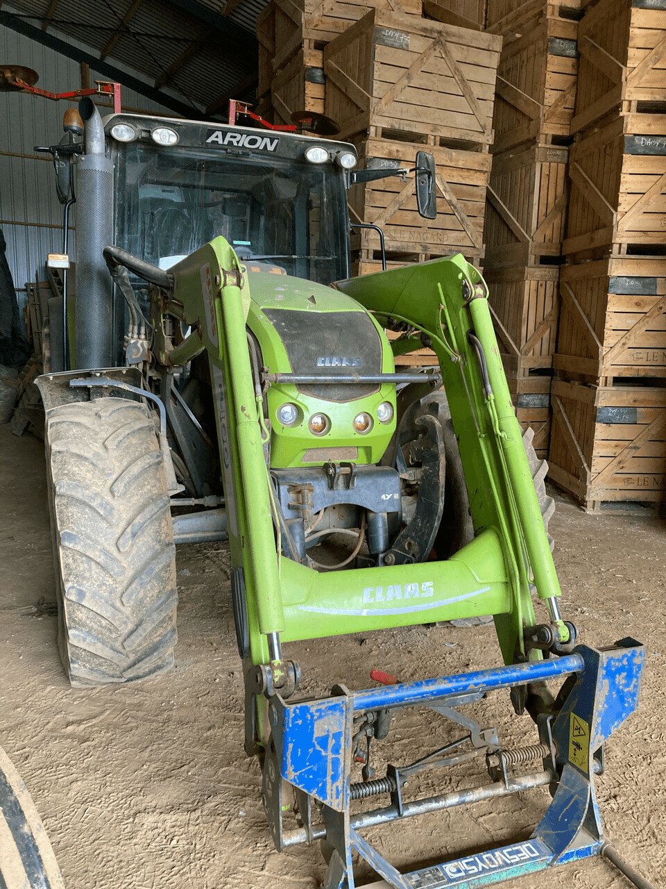 Traktor tip CLAAS TRACTEUR ARION 420 CIS, Gebrauchtmaschine in PONTIVY (Poză 1)