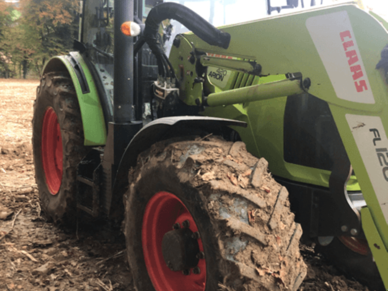 Traktor typu CLAAS TRACTEUR ARION 420 SUR MESURE, Gebrauchtmaschine v PONTIVY (Obrázek 1)