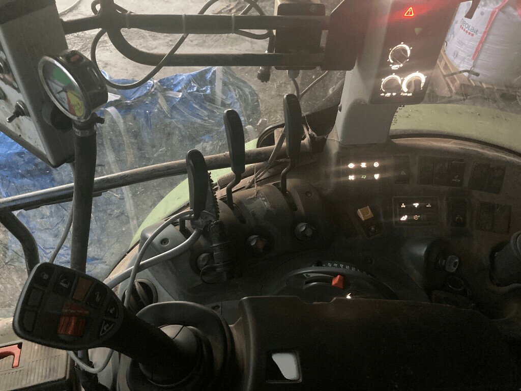 Traktor typu CLAAS TRACTEUR ARION 460 SUR MESURE, Gebrauchtmaschine v ST CLEMENT DE LA PLACE (Obrázok 3)