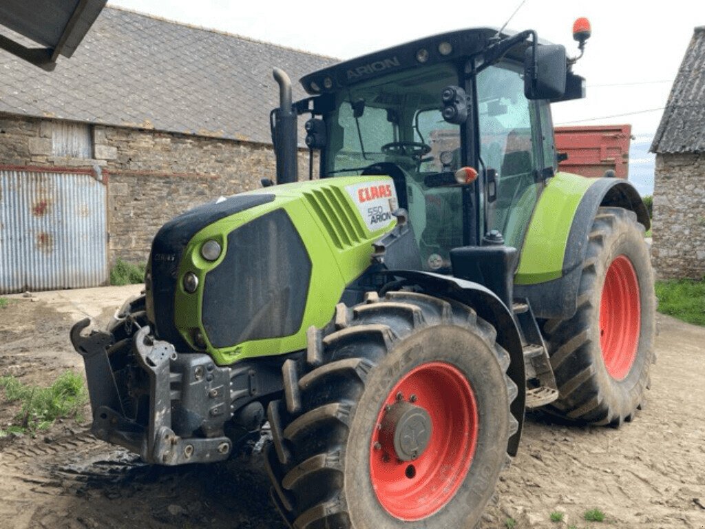 Traktor Türe ait CLAAS TRACTEUR ARION 550 CIS T4, Gebrauchtmaschine içinde PONTIVY (resim 1)