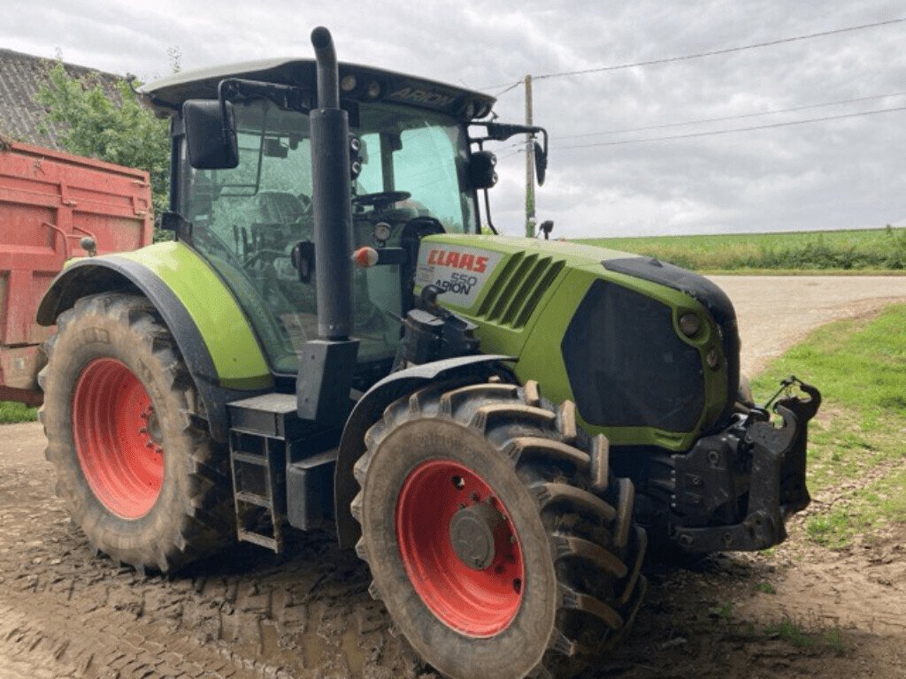 Traktor Türe ait CLAAS TRACTEUR ARION 550 CIS T4, Gebrauchtmaschine içinde PONTIVY (resim 3)