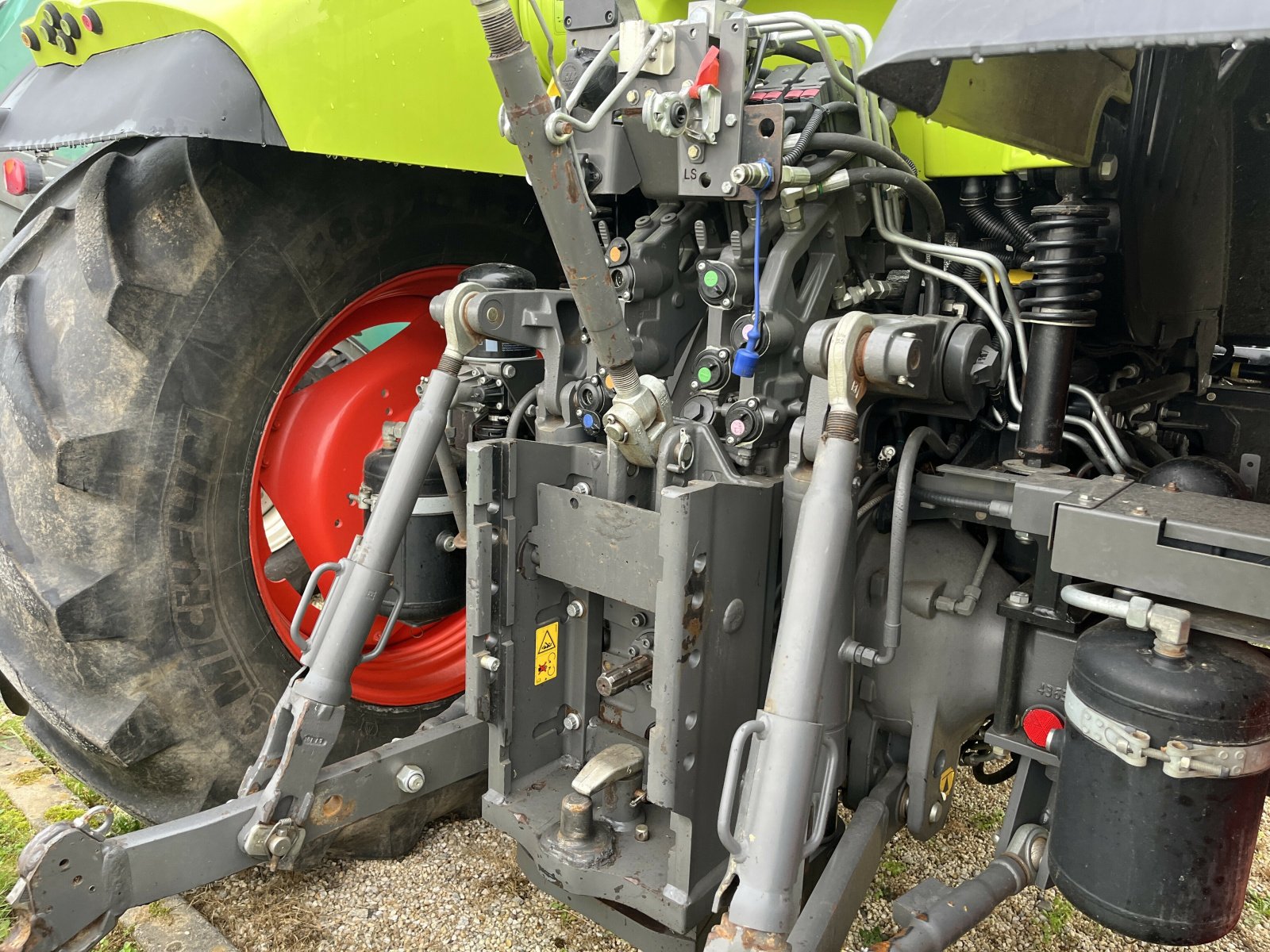 Traktor typu CLAAS TRACTEUR ARION 610 CMATIC, Gebrauchtmaschine w PONTIVY (Zdjęcie 4)