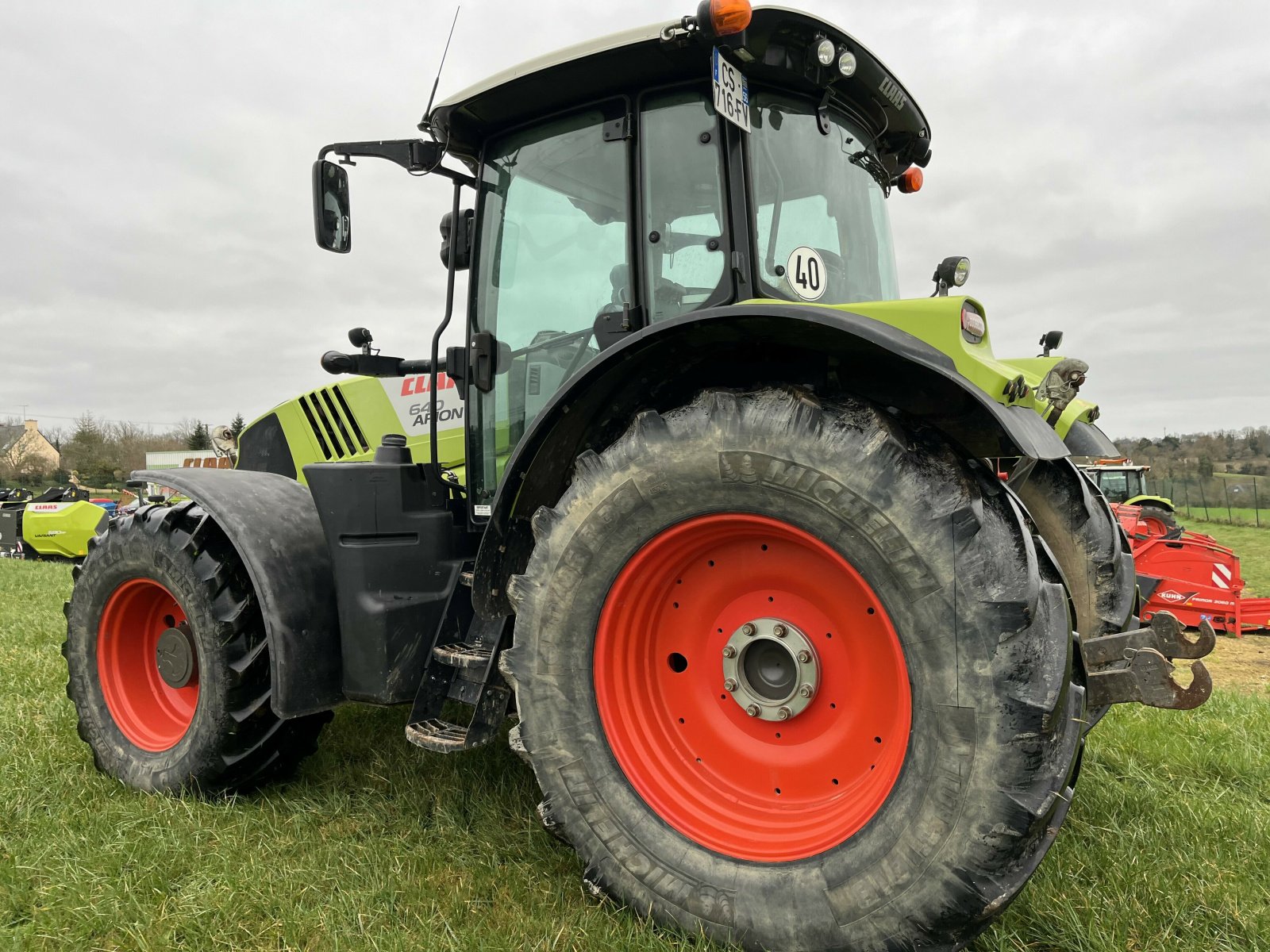 Traktor typu CLAAS TRACTEUR ARION 640 CEBIS T4, Gebrauchtmaschine w PONTIVY (Zdjęcie 3)