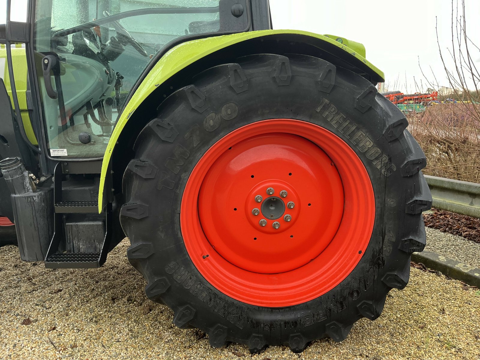 Traktor Türe ait CLAAS TRACTEUR ATOS 350, Gebrauchtmaschine içinde PONTIVY (resim 4)