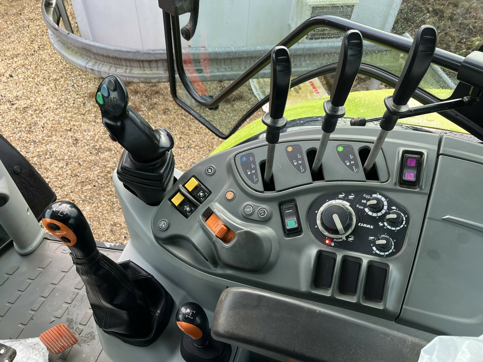 Traktor typu CLAAS TRACTEUR ATOS 350, Gebrauchtmaschine w PONTIVY (Zdjęcie 2)