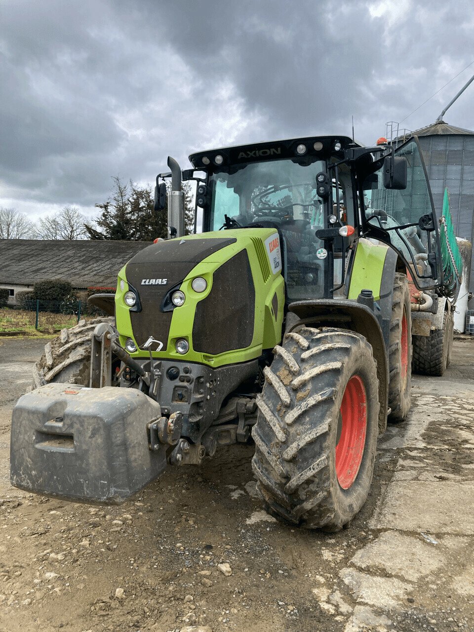 Traktor van het type CLAAS TRACTEUR AXION 810 CEBIS, Gebrauchtmaschine in PONTIVY (Foto 3)