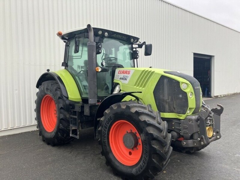 Traktor des Typs CLAAS TRACTEUR, Gebrauchtmaschine in Charnay-lès-macon (Bild 2)