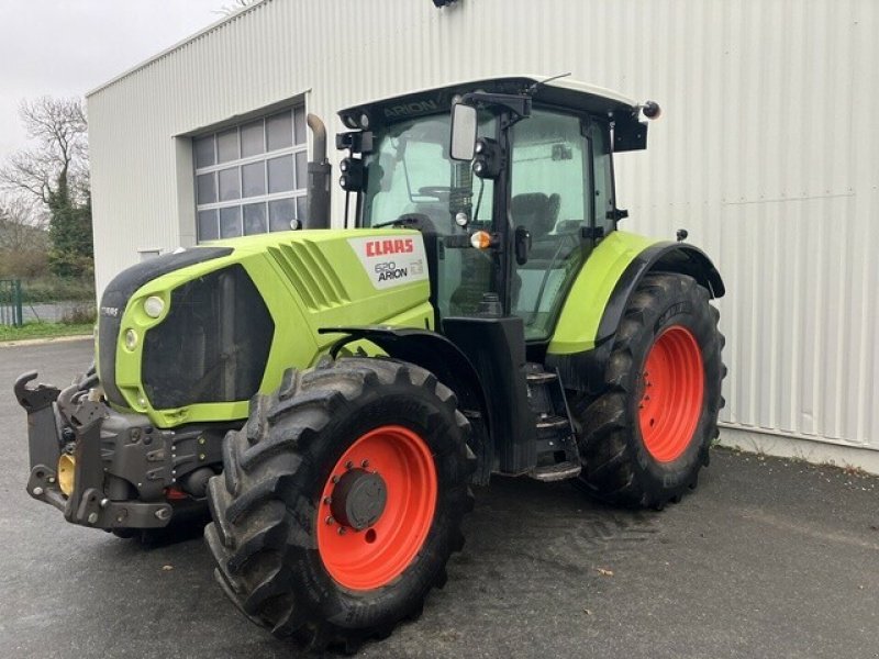 Traktor des Typs CLAAS TRACTEUR, Gebrauchtmaschine in Charnay-lès-macon (Bild 1)