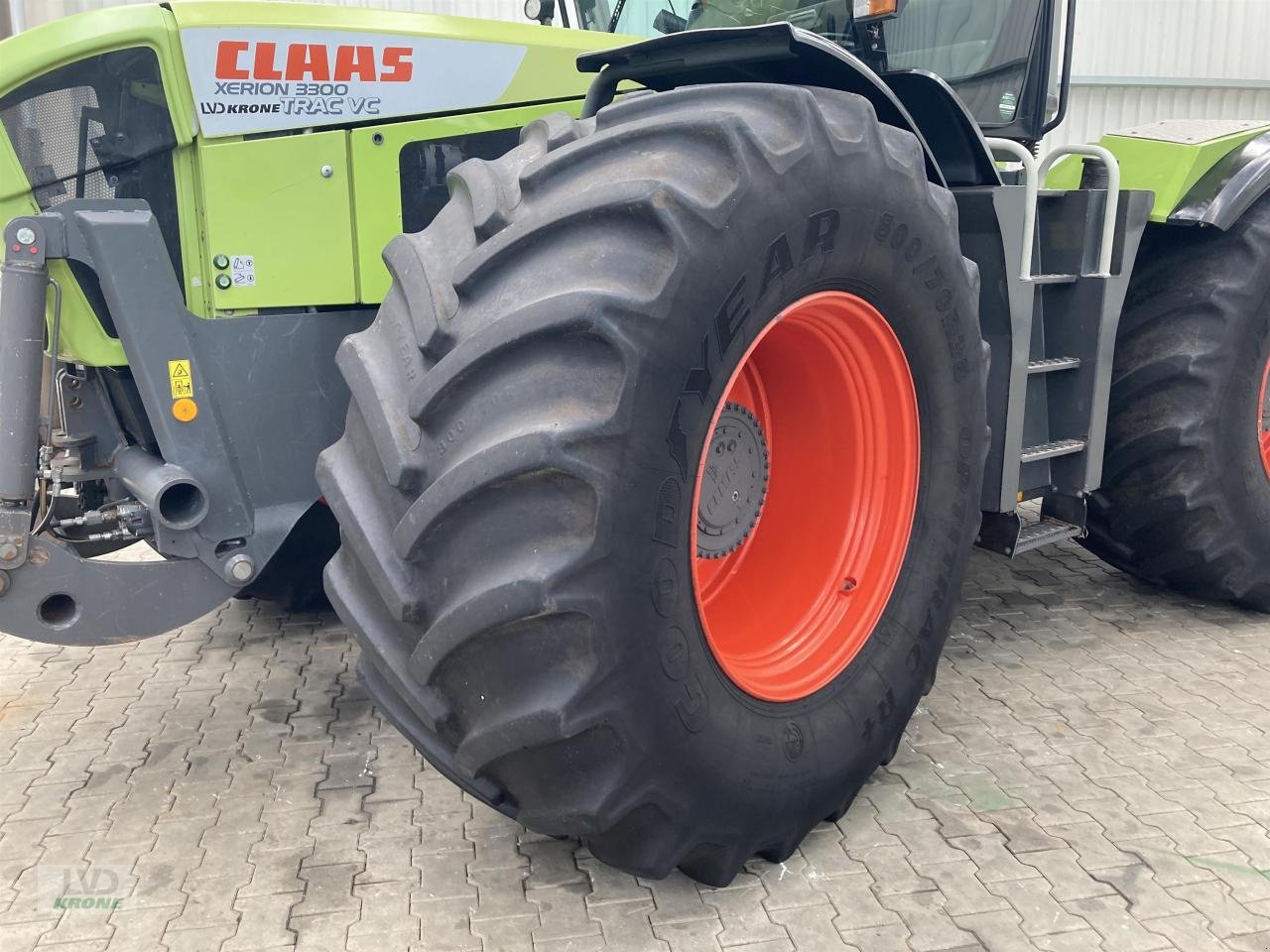 Traktor des Typs CLAAS XERION 3300 VC, Gebrauchtmaschine in Spelle (Bild 3)