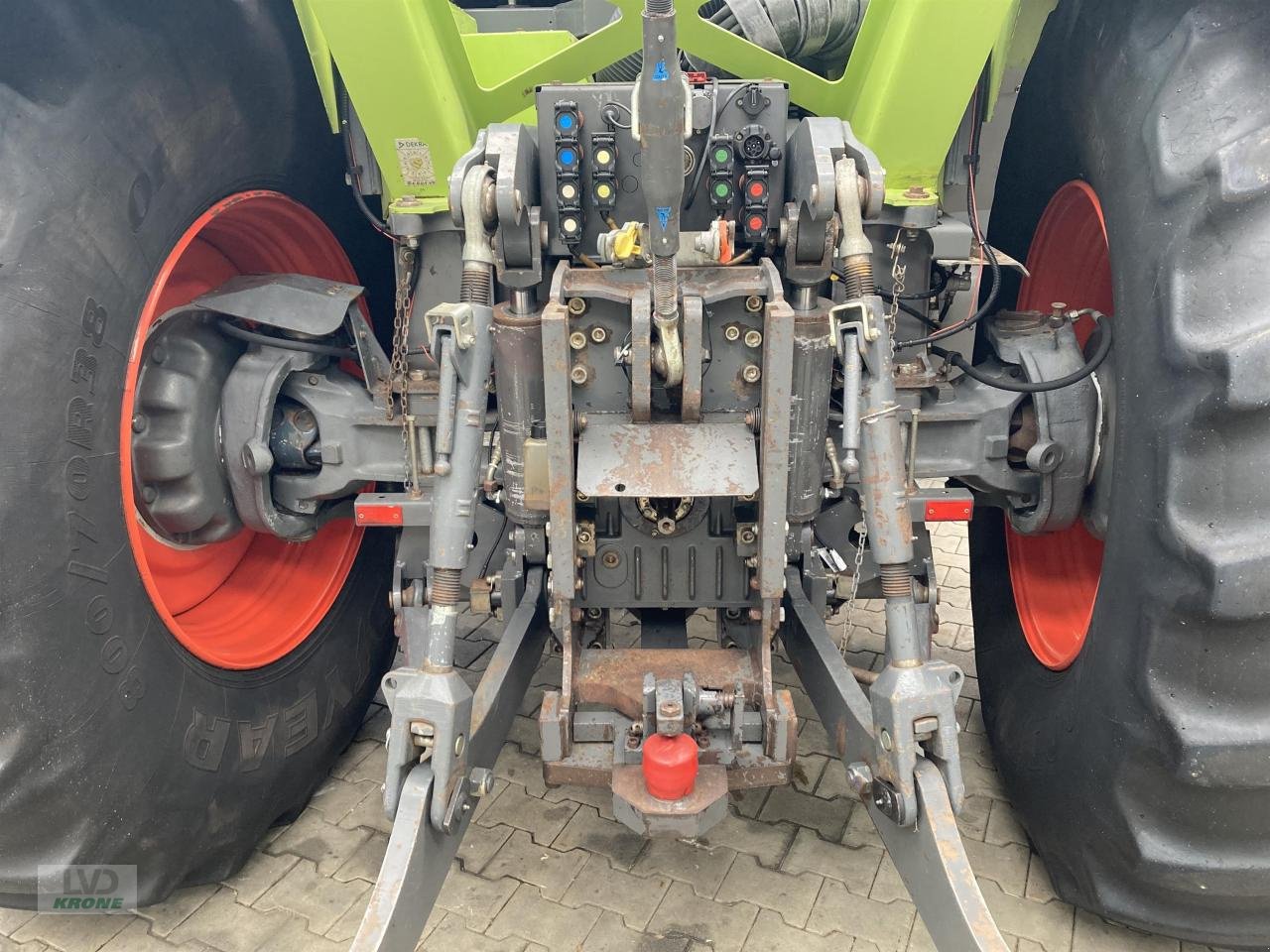 Traktor typu CLAAS XERION 3300 VC, Gebrauchtmaschine w Spelle (Zdjęcie 8)