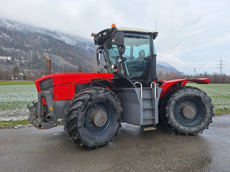 Traktor of the type CLAAS Xerion 3300, Gebrauchtmaschine in Chur (Picture 2)