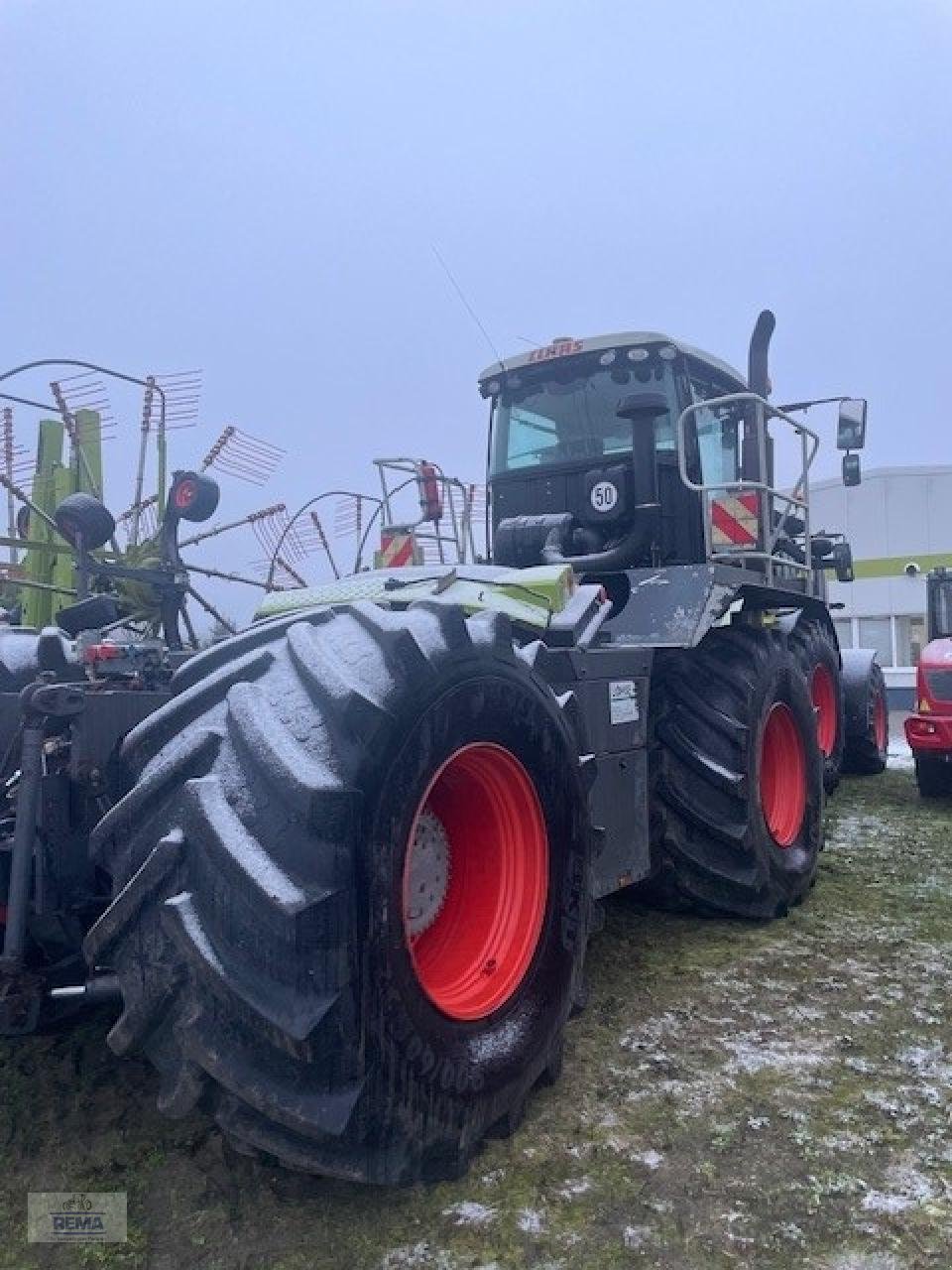 Traktor типа CLAAS Xerion 3800 Saddle Trac, Gebrauchtmaschine в Belzig-Schwanebeck (Фотография 3)