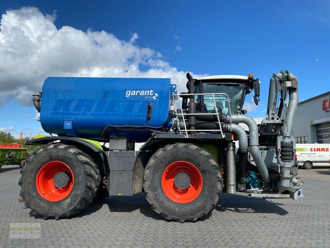 Traktor of the type CLAAS Xerion 3800 SaddleTrac, Gebrauchtmaschine in Mühlengeez (Picture 3)