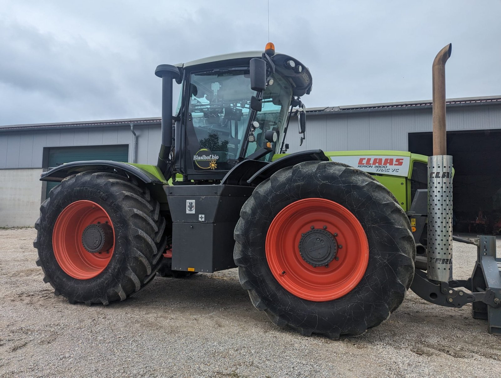 Traktor typu CLAAS Xerion 3800 Trac VC nur 4000h, Gebrauchtmaschine v Kelheim (Obrázok 2)