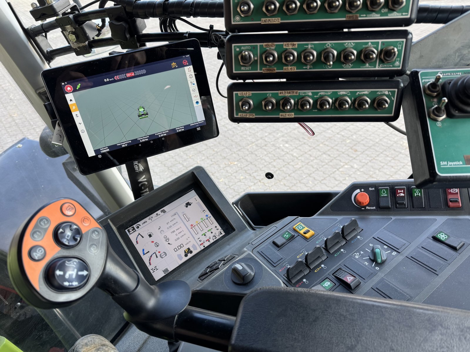 Traktor del tipo CLAAS Xerion 3800 Trac VC nur 4000h, Gebrauchtmaschine en Kelheim (Imagen 14)