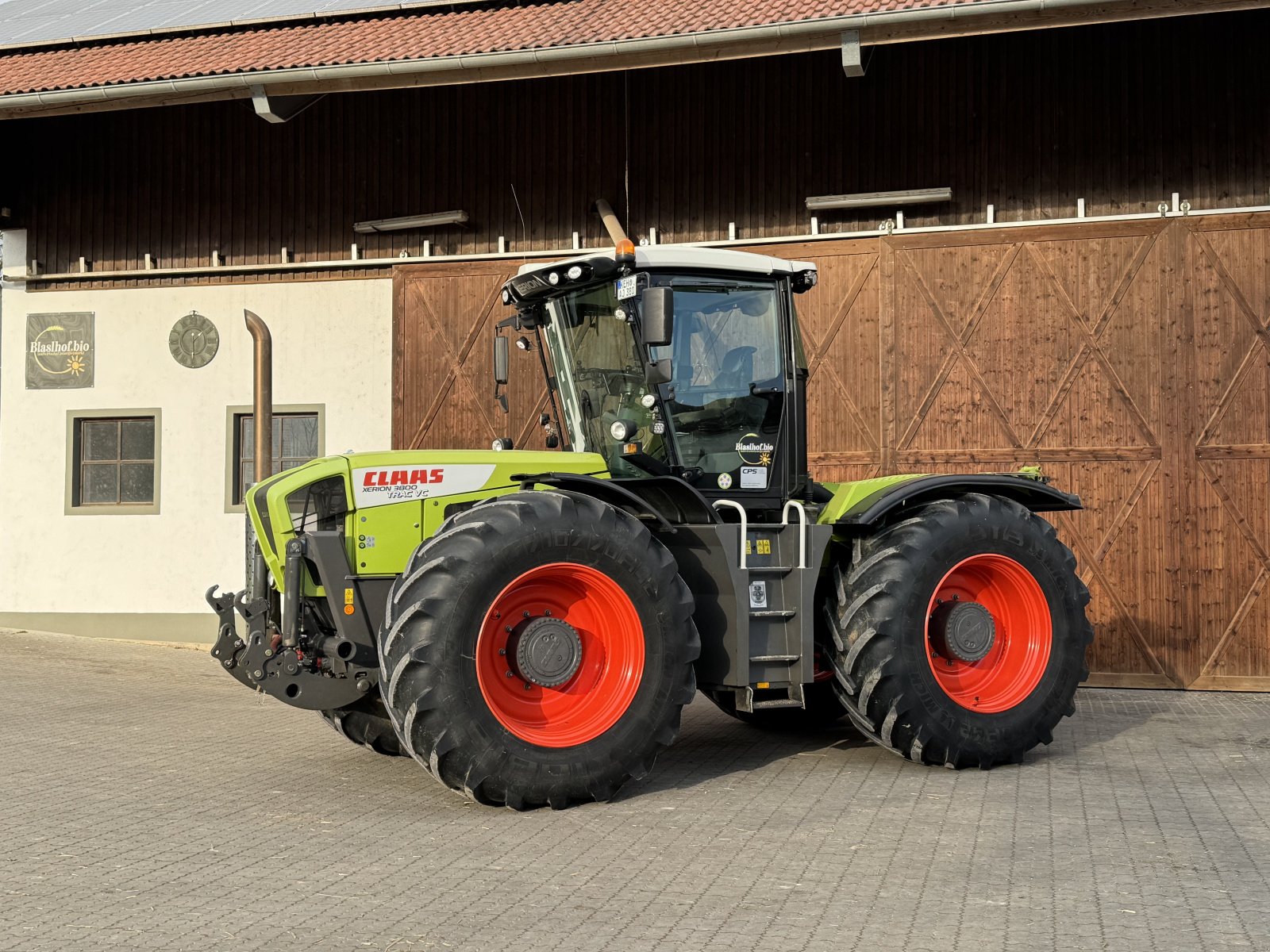 Traktor typu CLAAS Xerion 3800 Trac VC nur 4000h, Gebrauchtmaschine v Kelheim (Obrázek 3)