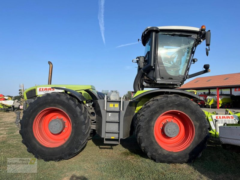 Traktor of the type CLAAS Xerion 3800 TRAC VC, Gebrauchtmaschine in Schora