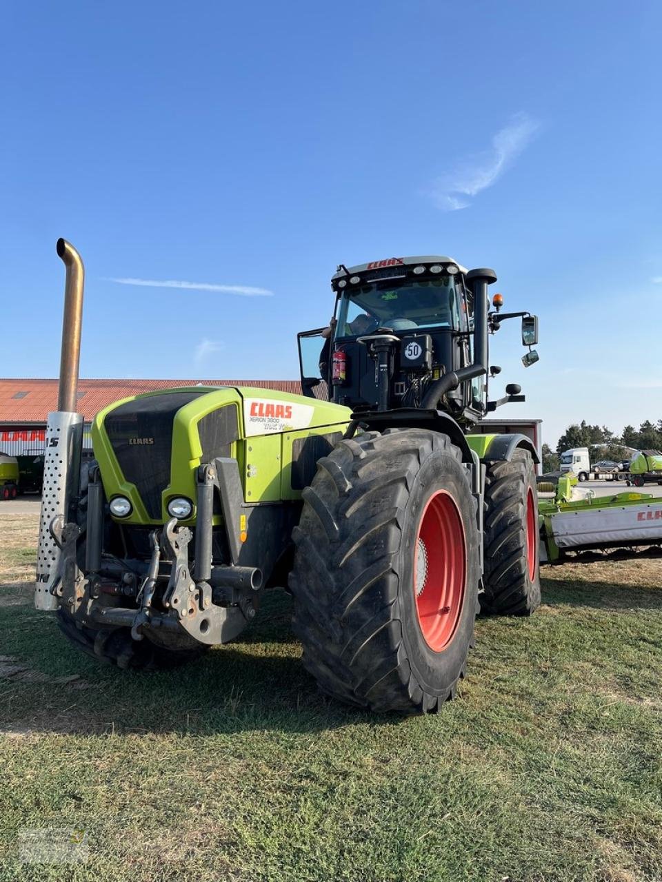 Traktor van het type CLAAS Xerion 3800 TRAC VC, Gebrauchtmaschine in Schora (Foto 4)