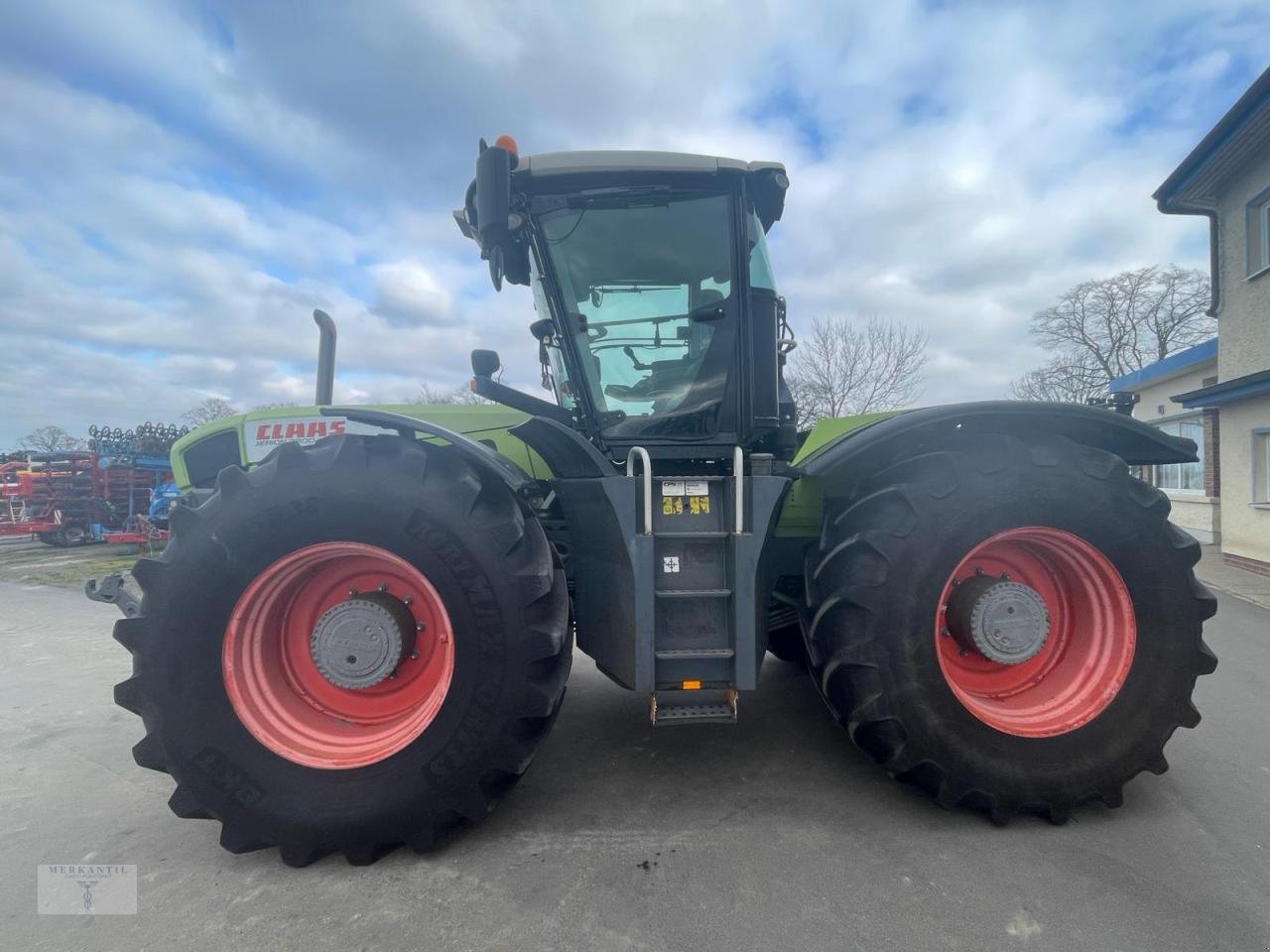 Traktor of the type CLAAS Xerion 3800 Trac VC, Gebrauchtmaschine in Pragsdorf (Picture 3)