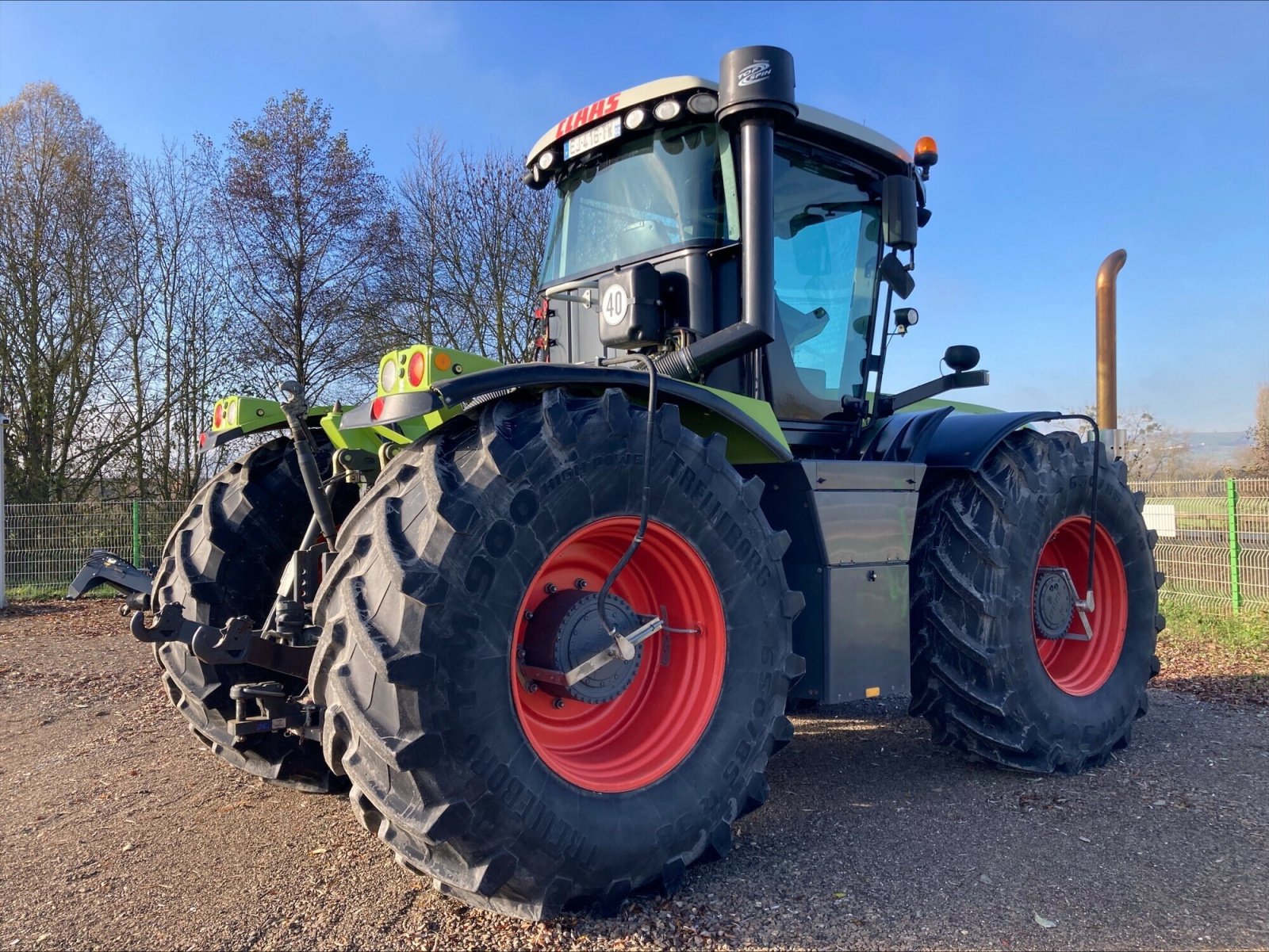 Traktor typu CLAAS XERION 3800 TRAC, Gebrauchtmaschine w CHEMINOT (Zdjęcie 4)