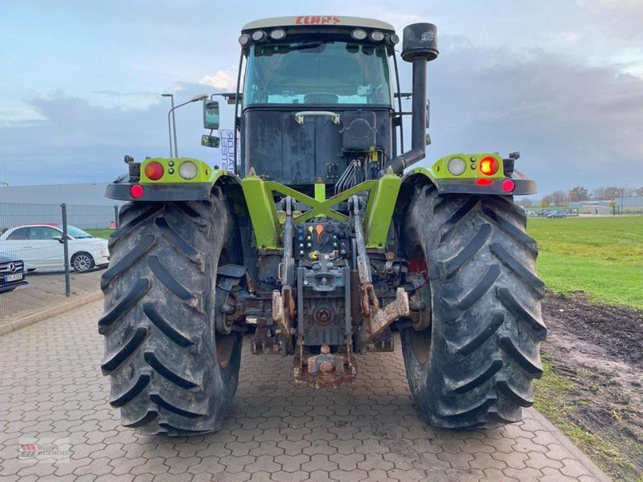 Traktor des Typs CLAAS XERION 3800 TRAC, Gebrauchtmaschine in Oyten (Bild 5)