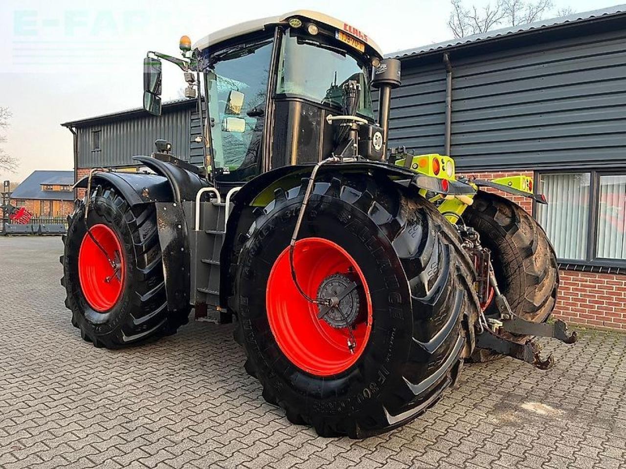 Traktor du type CLAAS xerion 3800, Gebrauchtmaschine en ag BROEKLAND (Photo 4)