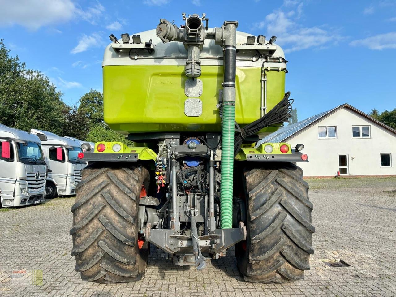 Traktor des Typs CLAAS XERION 4000 SADDLE TRAC, KOTTE Gülletechnik 16 cbm, Frontansaugstation, Leistungshydraulik, Lenksyst, Gebrauchtmaschine in Westerstede (Bild 9)