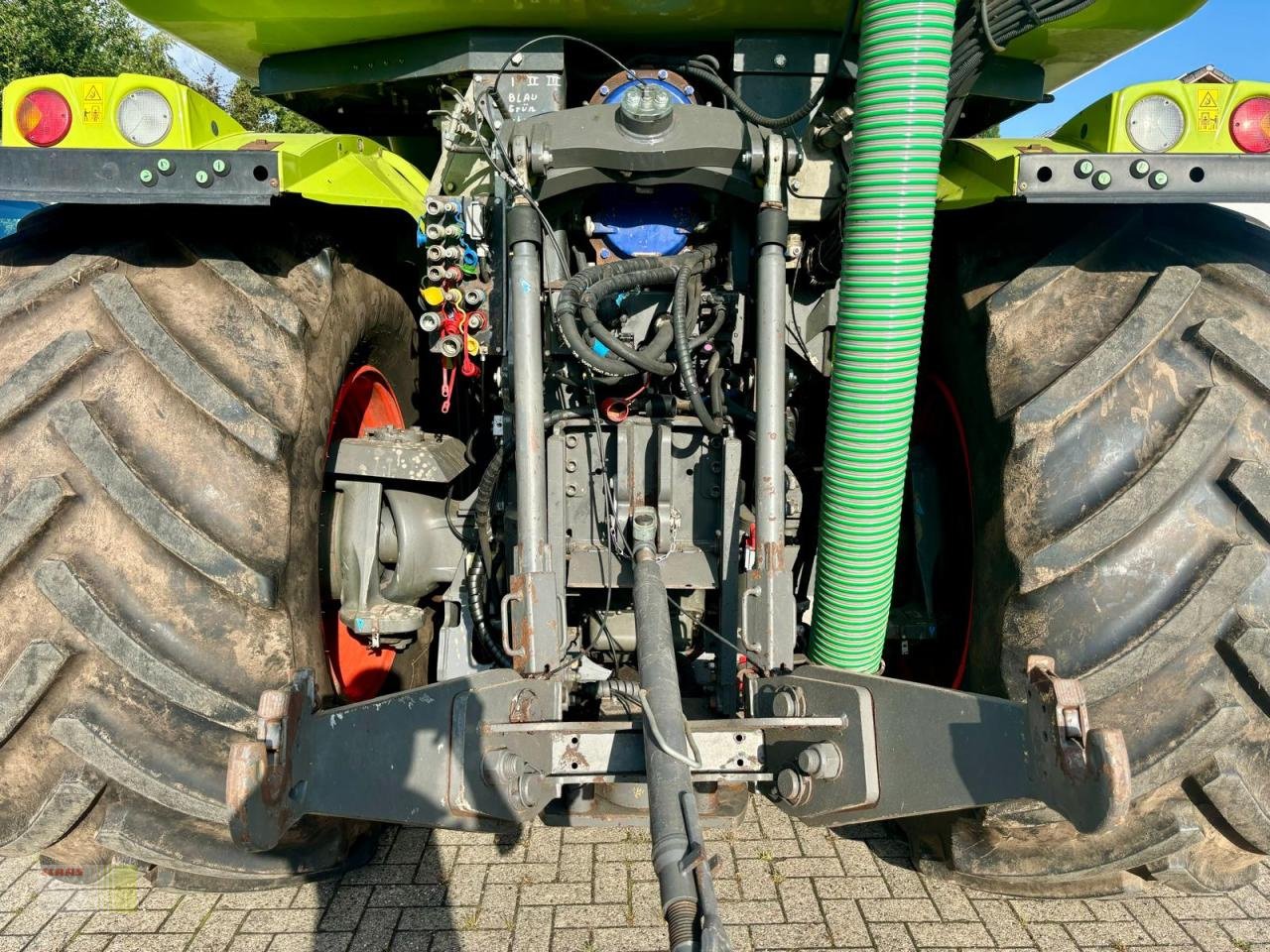 Traktor του τύπου CLAAS XERION 4000 SADDLE TRAC, KOTTE Gülletechnik 16 cbm, Frontansaugstation, Leistungshydraulik, Lenksyst, Gebrauchtmaschine σε Westerstede (Φωτογραφία 12)